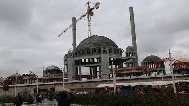 Mesquita Taksim aguarda 2.500 pessoas