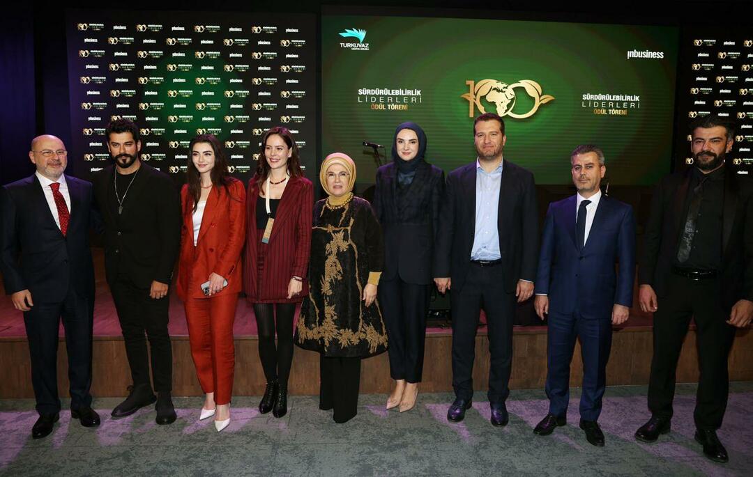 Emine Erdoğan se reuniu com os jogadores da Fundação Osman na Cúpula do Século Sustentável