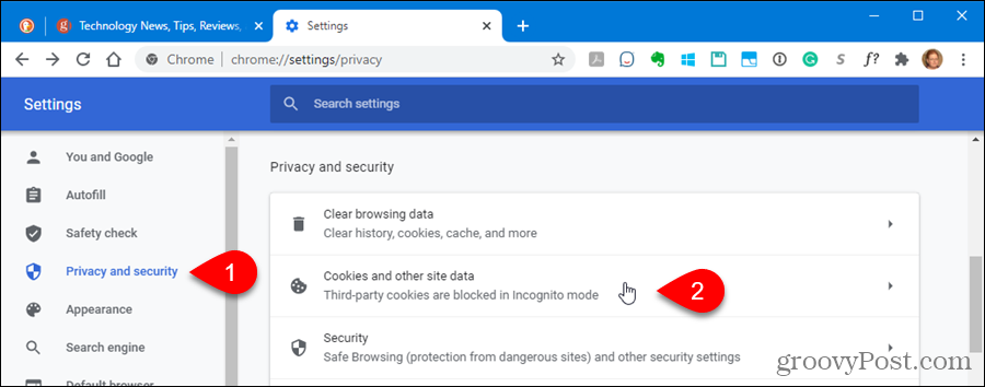 Clique em Cookies e dados de sites em Configurações de privacidade e segurança no Chrome
