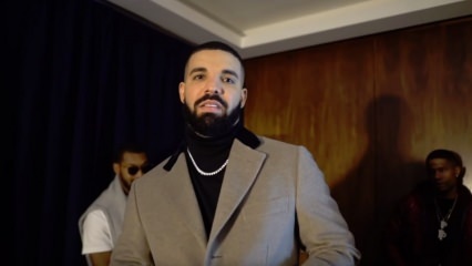 O cantor mundialmente famoso Drake chocado com a combinação de um milhão de dólares