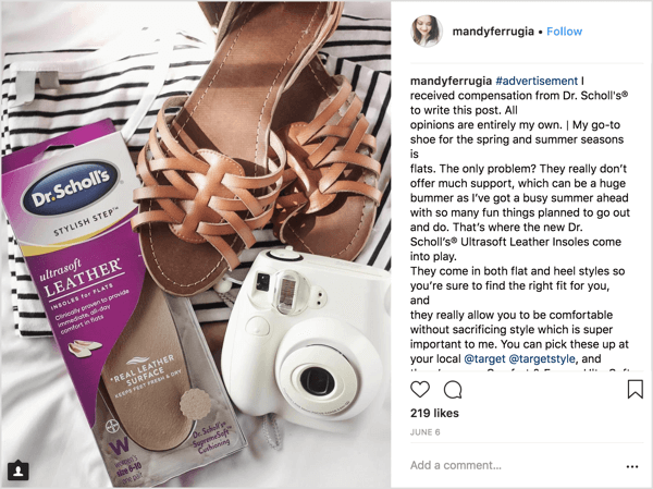 Mandy Ferrugia, uma influenciadora de beleza e estilo de vida do Instagram, ajudou a promover as palmilhas do Dr. Scholl para flats neste post patrocinado.