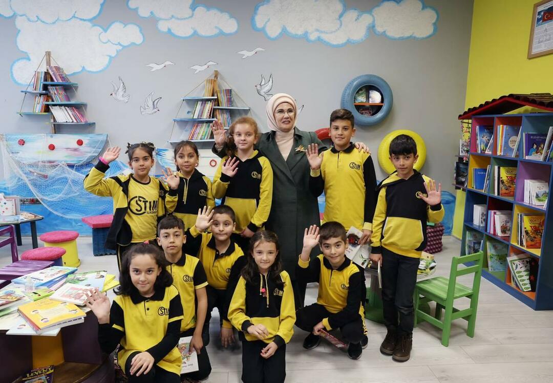 Emine Erdoğan se encontrou com crianças em Ancara