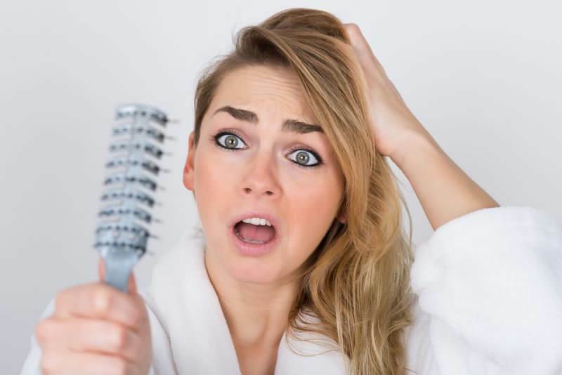 O que é bom para a perda de cabelo?