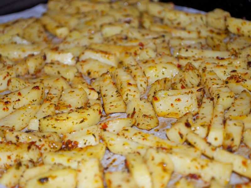 Como fazer batatas picantes no forno? A receita de batata picante assada mais fácil