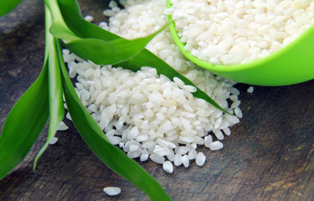 Técnica de perda de peso engolindo arroz