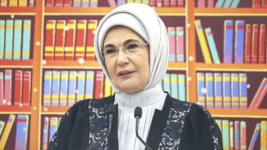 A primeira-dama Erdoğan comemorou o novo período educacional