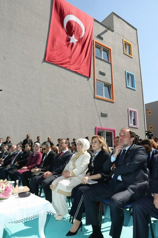 Primeira Dama Erdoğan: Nos últimos 17 anos, quase 55 mil pessoas com deficiência foram empregadas