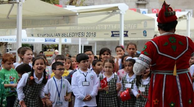 As crianças começaram a escola com 500 anos de tradição otomana