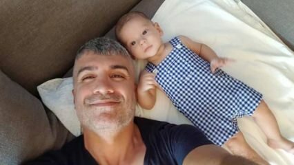O filho de Özcan Deniz tem 9 meses