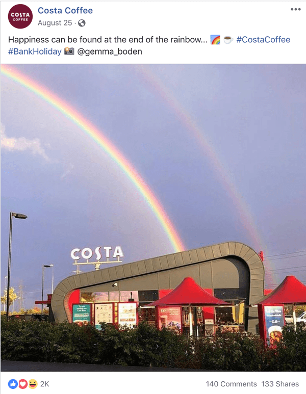 Exemplo de postagem no Facebook compartilhando UGC do Costa Coffee.