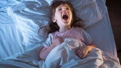 A oração mais eficaz para ser lida para uma criança assustada! Oração de medo à criança que chora durante o sono à noite