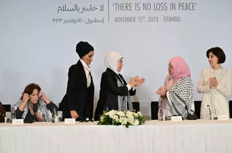 Comunicado de imprensa da Cúpula das Esposas dos Líderes Palestinos Um Coração