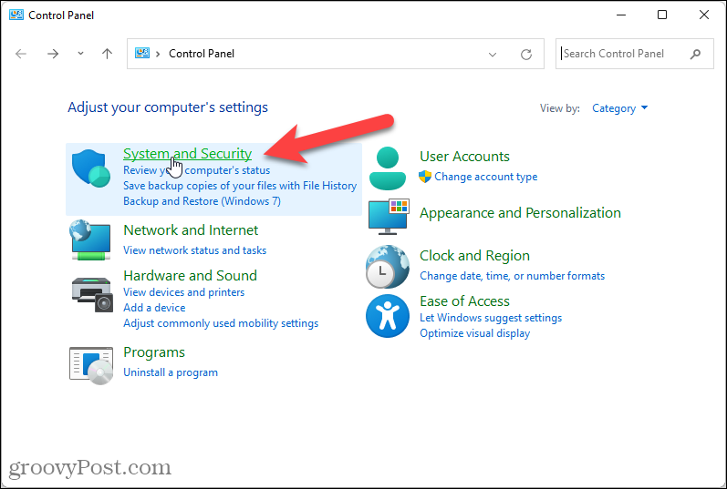 Clique em Sistema e Segurança no Painel de Controle do Windows 11