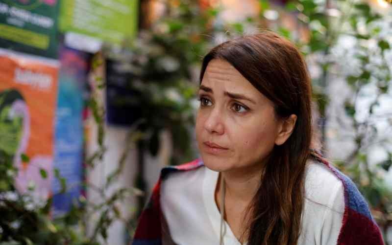 A famosa atriz Deniz Uğur alivia a dor de seu falecido marido com seus filhos!