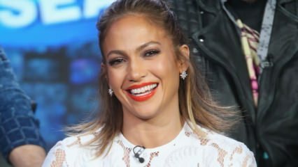 Jennifer Lopez lança marca de cuidados com a pele