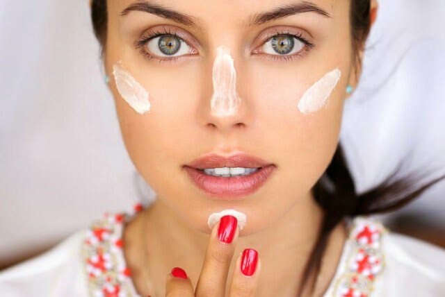 Para limpar a pele certa: Faça uma pausa na maquiagem