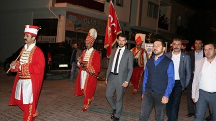 Prefeito de Nevşehir levantou as pessoas com a equipe de mehter