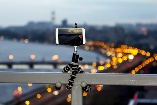 A linha Joby GorillaPod inclui tripés flexíveis para smartphones e câmeras.