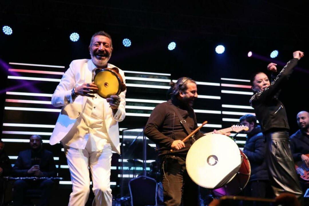 Hakan Altun subiu ao palco em Kocaeli