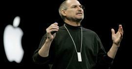 Os chinelos do fundador da Apple, Steve Jobs, estão em leilão! Vendido por preço recorde