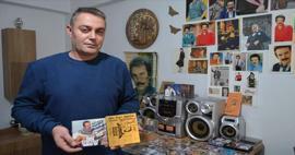 Orhan Gencebay transformou sua casa em museu com seu amor! Cartazes e álbuns estiveram na ordem do dia
