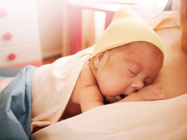 Qual deve ser a frequência e a duração da amamentação? Período de amamentação do recém-nascido ...