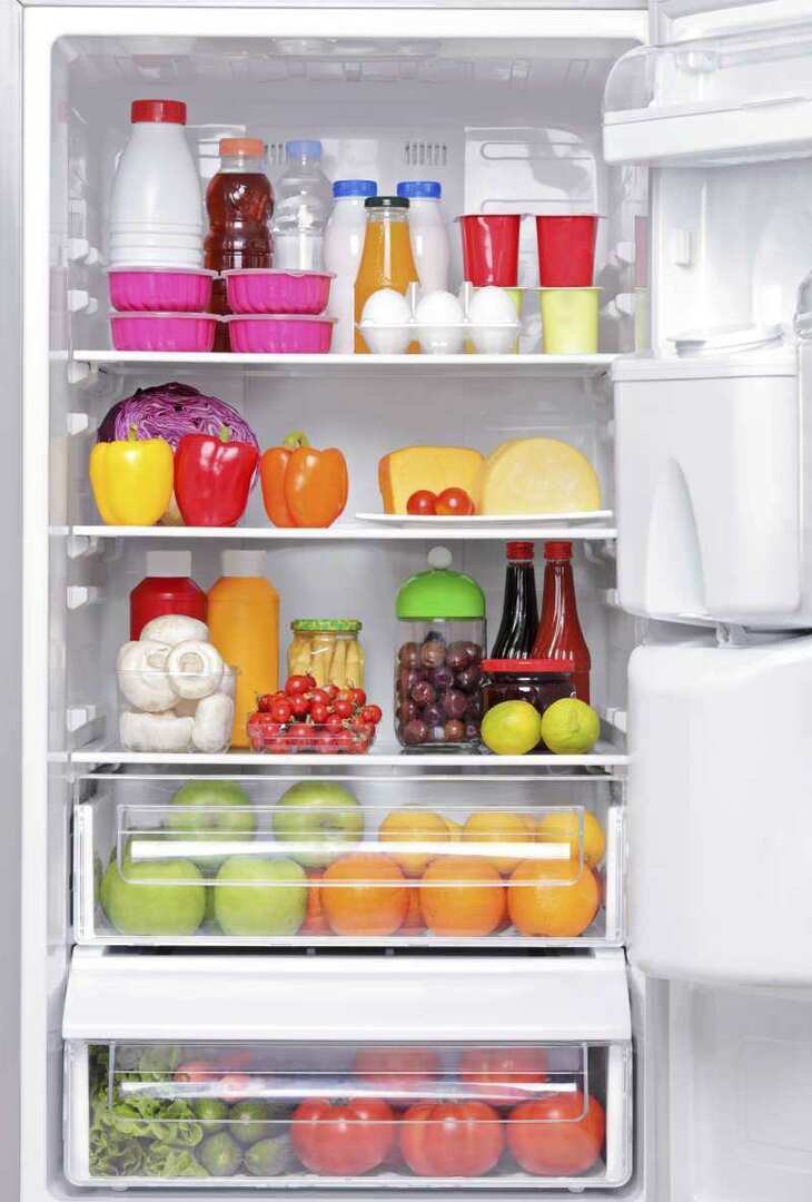 Qual alimento é colocado em qual prateleira da geladeira