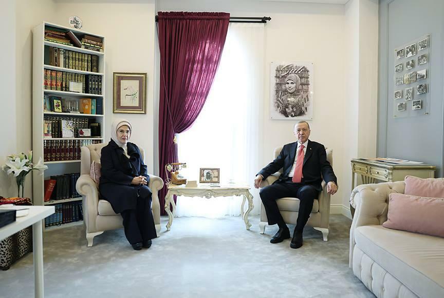 O presidente Erdoğan e Emine Erdoğan visitaram a Fundação Şule Yüksel Şenler