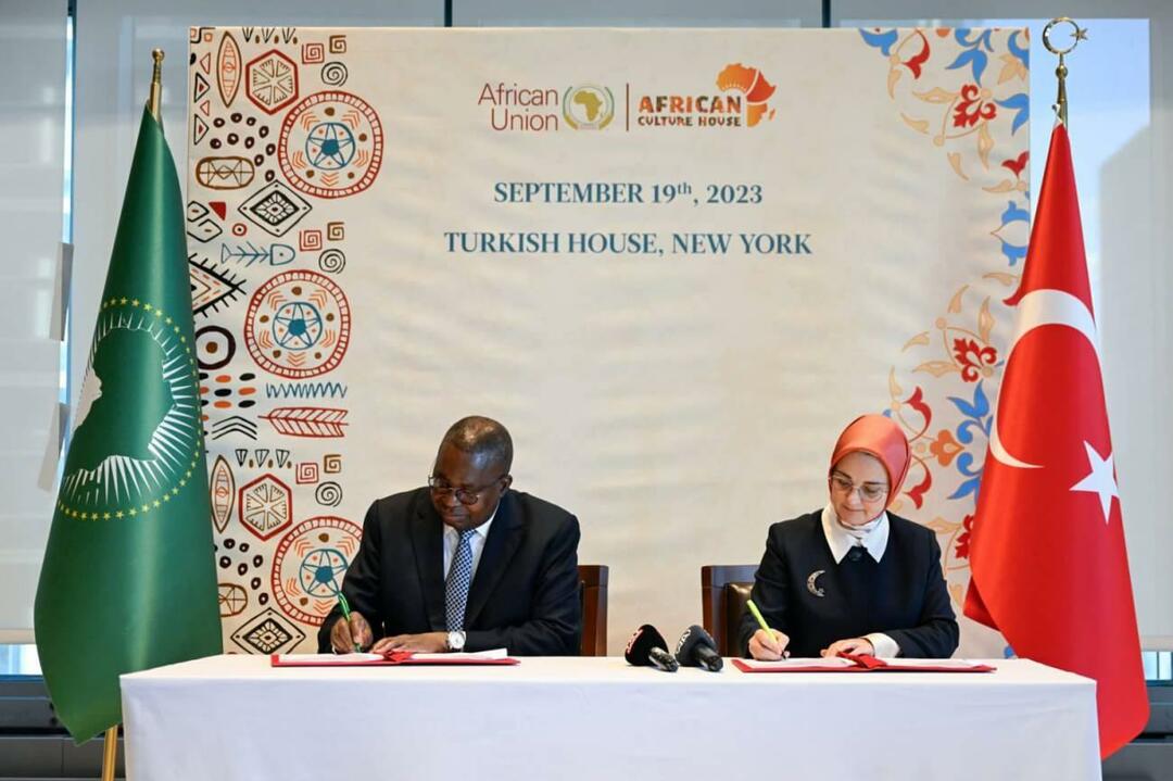 Um memorando de entendimento foi assinado entre a Associação da Casa de Cultura Africana e a União Africana