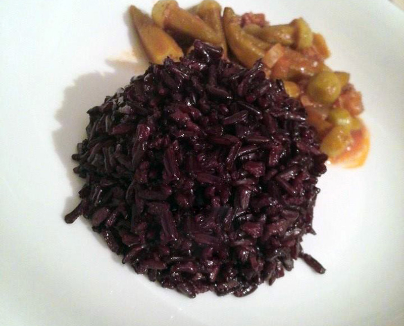 O que é arroz preto? Como fazer arroz com arroz preto? Técnicas de cozimento de arroz preto