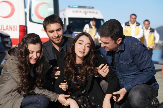 Confissão de 'You Tell The Black Sea' de İrem Helvacıoğlu!
