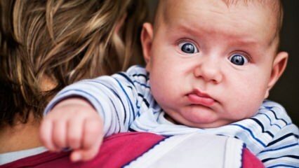 O que causa constipação em bebês que são amamentados? O uso de supositórios e soluções em bebês constipados