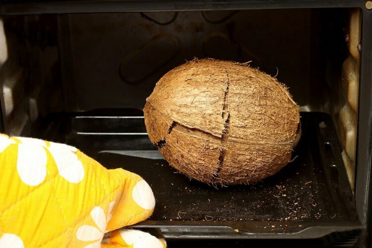 Como cortar coco