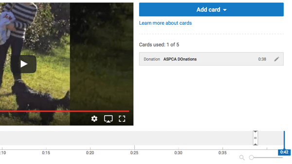 Arraste o ícone do cartão do YouTube no marcador de tempo até o local em que deseja que ele apareça.