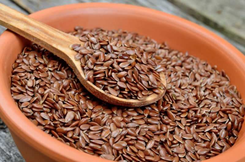 As sementes de linho podem ser pulverizadas e adicionadas a refeições ou saladas