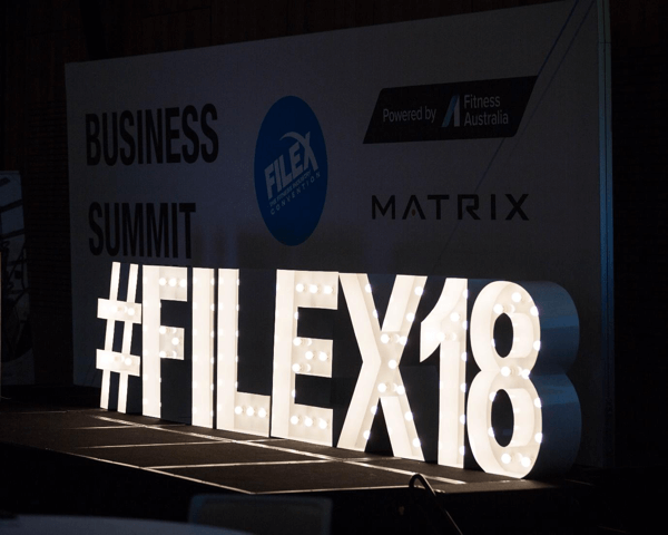 Como promover seu evento ao vivo no Facebook, exemplo de uma hashtag de evento ao vivo em # filex18