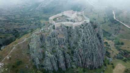 Despertar Onde está o Castelo de Kuvel no Grande Seljuk? A importância do Castelo Kuvel na história