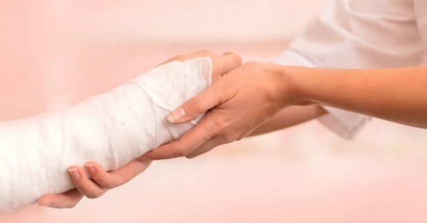 Existem sintomas de cisto (gânglio) na mão? Qual é o método de tratamento do cisto da mão?