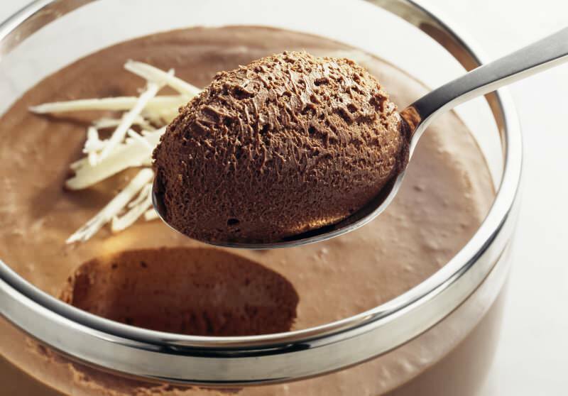 Como fazer mousse de sobremesa em casa? Receita de mousse de chocolate mais fácil