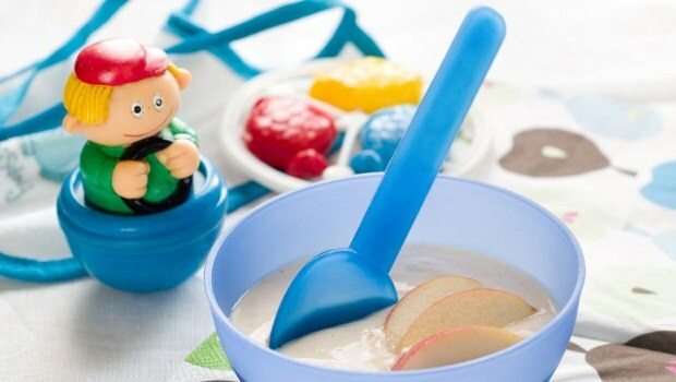 Receita de purê de frutas com iogurte para bebês