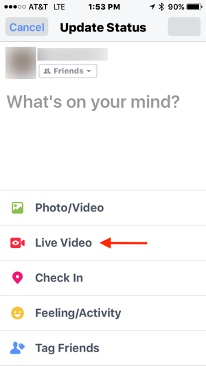 Na atualização de status do Facebook, toque em Vídeo ao vivo.