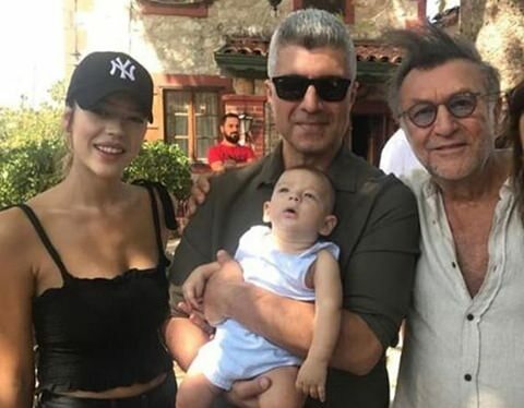 Özcan Deniz e sua família