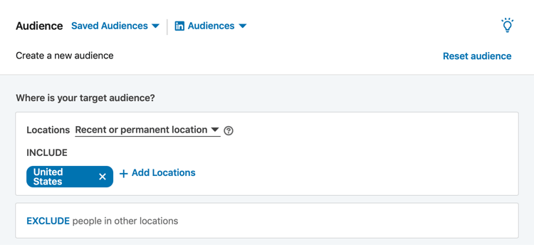 Seção de público do LinkedIn durante a configuração da campanha