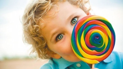 Os danos de comer açúcar em crianças