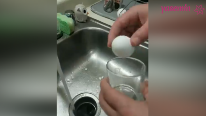 Ele cozinhou o ovo cozido com essa técnica.