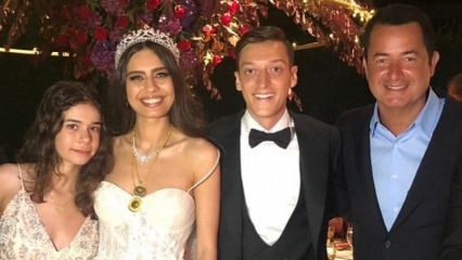 Acun Ilıcalı jantou com Amine e Mesut Özil recém-casados