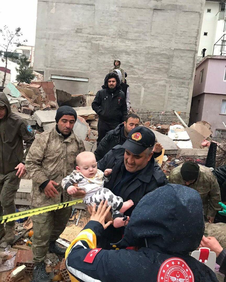 Bahadır Yenişehirlioğlu disse que continuaremos a trabalhar até o último sobrevivente do desastre