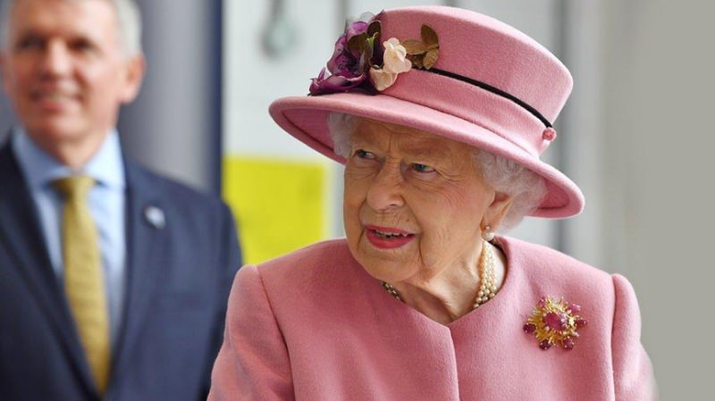 Queen II. Elizabeth saiu sem máscara! No final de 7 meses ...