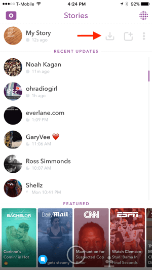 Navegue até a seção Histórias do Snapchat e toque no ícone de download.