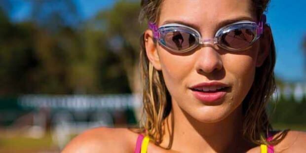 Como remover a condensação nos óculos de nadador?